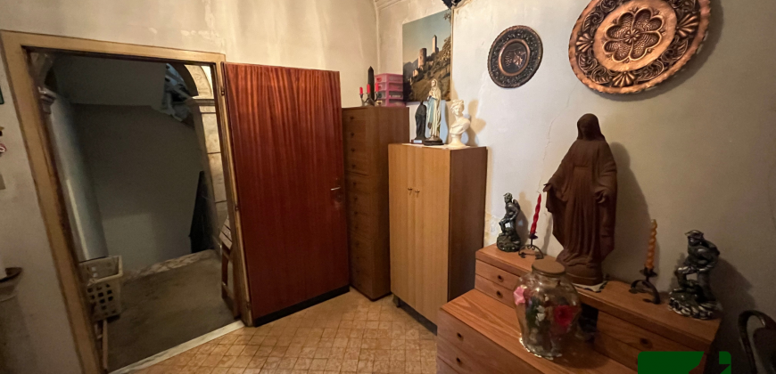 AMPIA PORZIONE DI CASA DA RISTRUTTURARE