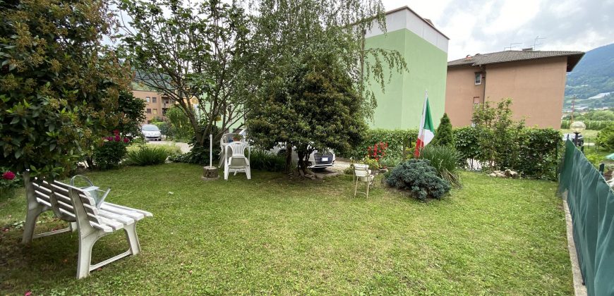 SCHIERA DI TESTA CON GIARDINO