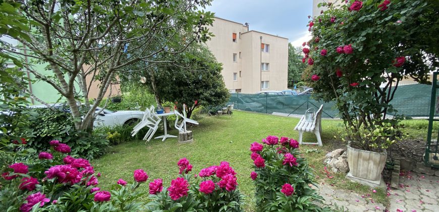 SCHIERA DI TESTA CON GIARDINO