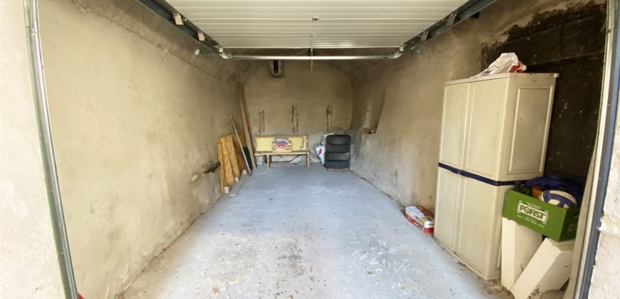 PORZIONE DI CASA CON GARAGE