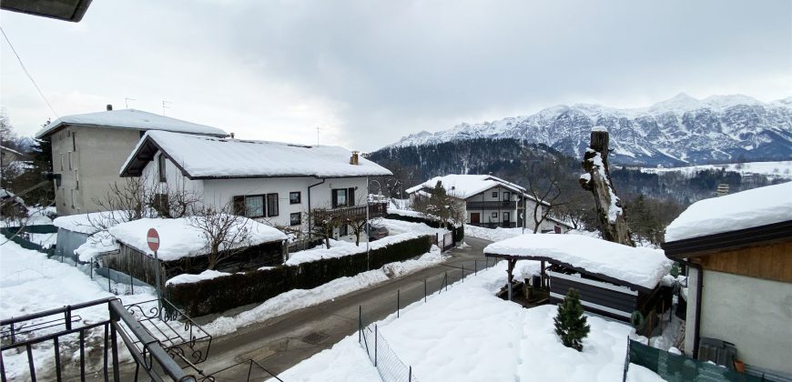 PORZIONE DI CASA CON GIARDINO