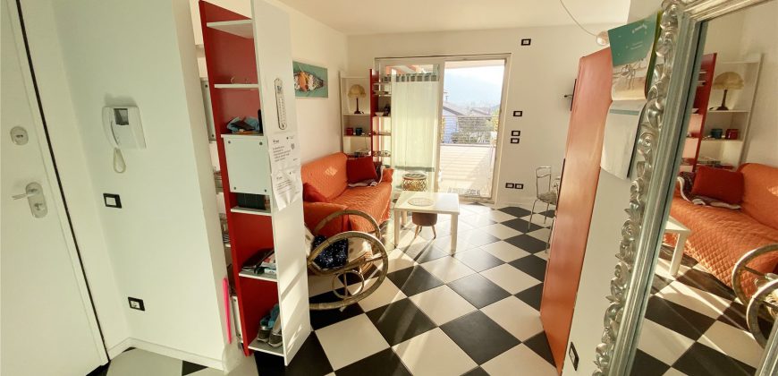 DUE STANZE CON TERRAZZO E DOPPIO GARAGE