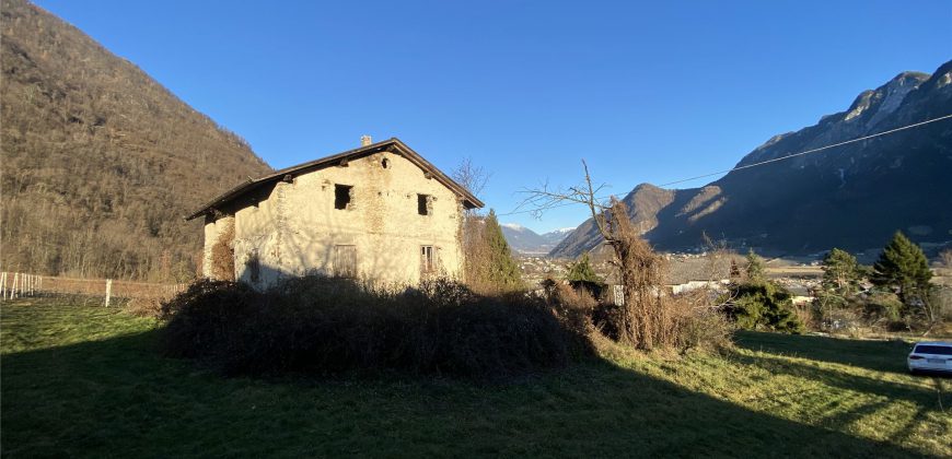 CASA SINGOLA DA RISTRUTTURARE CON GIARDINO