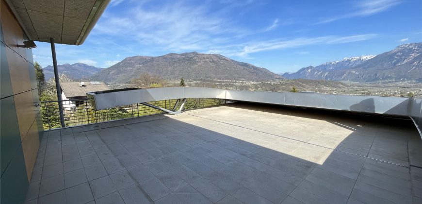 TRE STANZE CON TERRAZZO VISTA LAGO