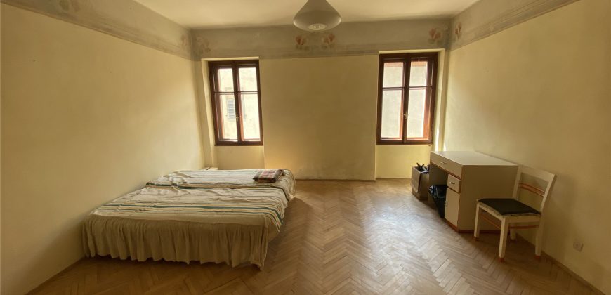 AMPIO APPARTAMENTO IN PALAZZO STORICO
