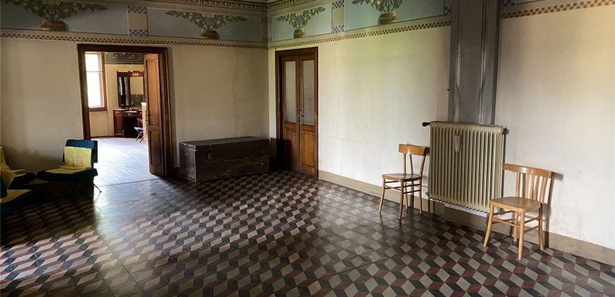 AMPIO APPARTAMENTO IN PALAZZO STORICO