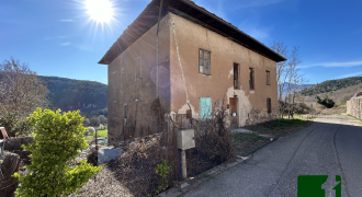 CASA SINGOLA CON GIARDINO DA RISTRUTTURARE