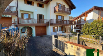 LUMINOSA VILLA A SCHIERA CON GIARDINO