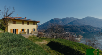 VILLA BIFAMILIARE VISTA LAGO