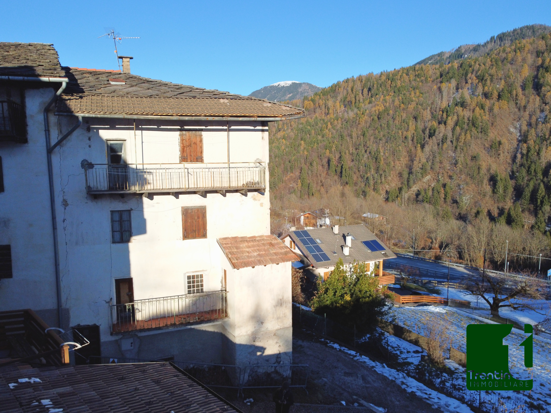 PORZIONE DI CASA DA RISTRUTTURARE