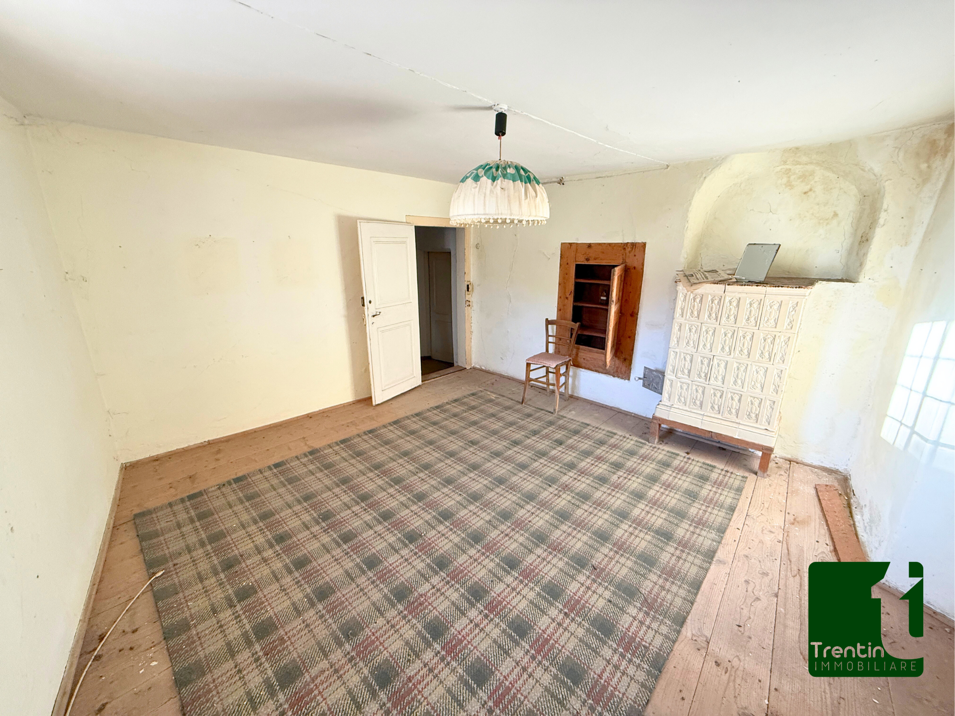 PORZIONE DI CASA DA RISTRUTTURARE