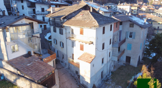 PORZIONE DI CASA DA RISTRUTTURARE