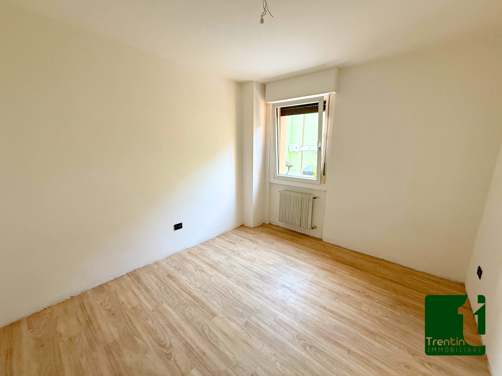 SPAZIOSO DUE STANZE CON GARAGE