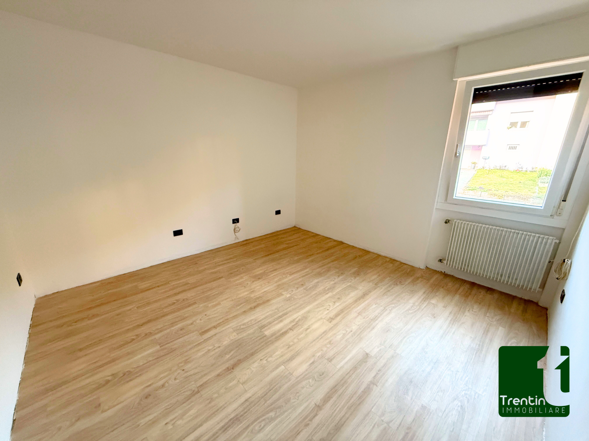 SPAZIOSO DUE STANZE CON GARAGE