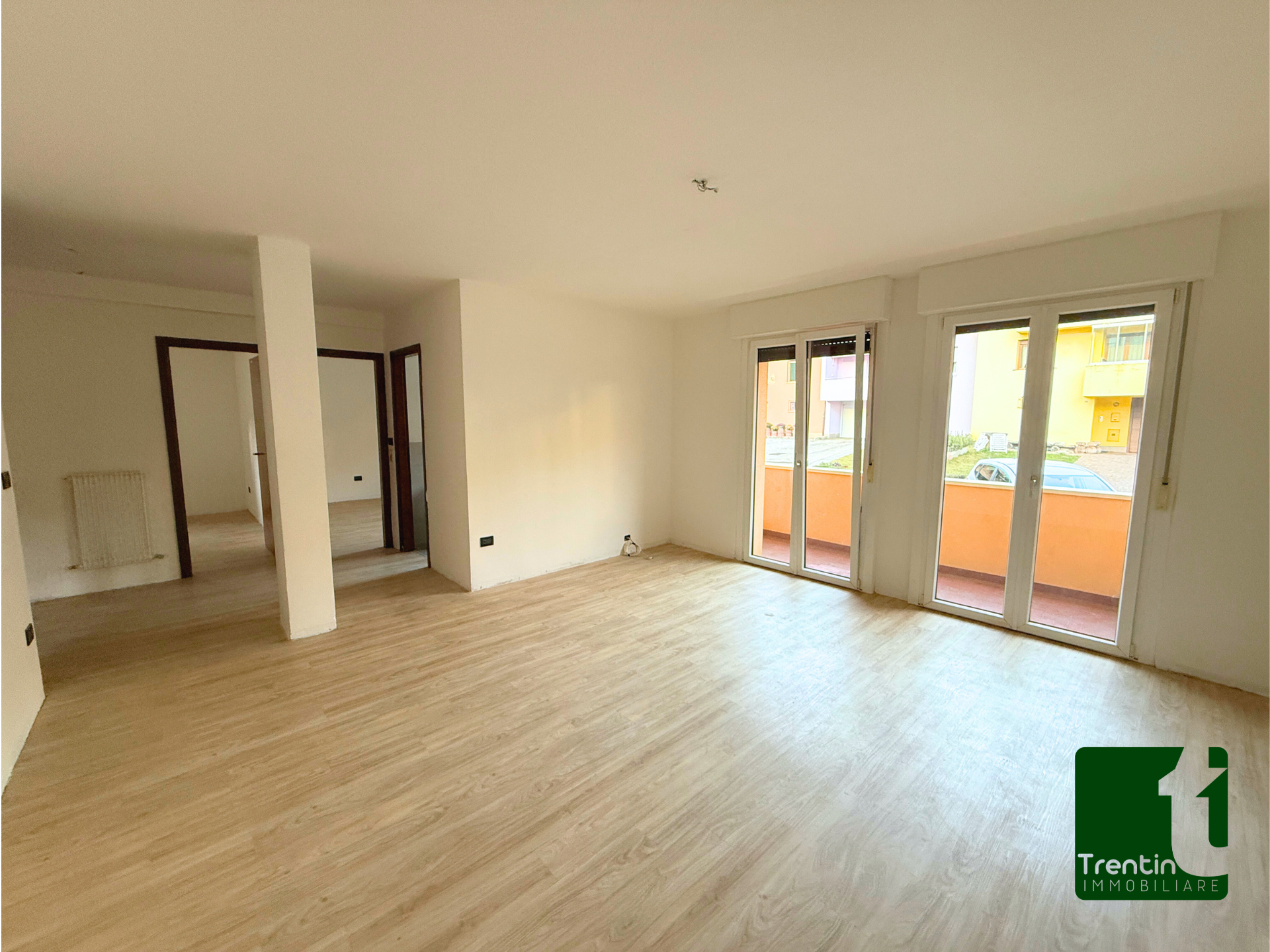 SPAZIOSO DUE STANZE CON GARAGE