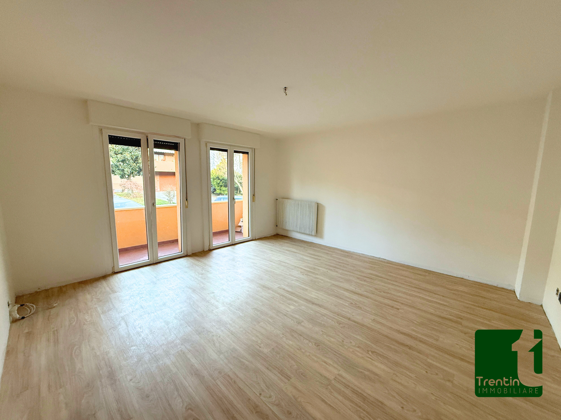 SPAZIOSO DUE STANZE CON GARAGE