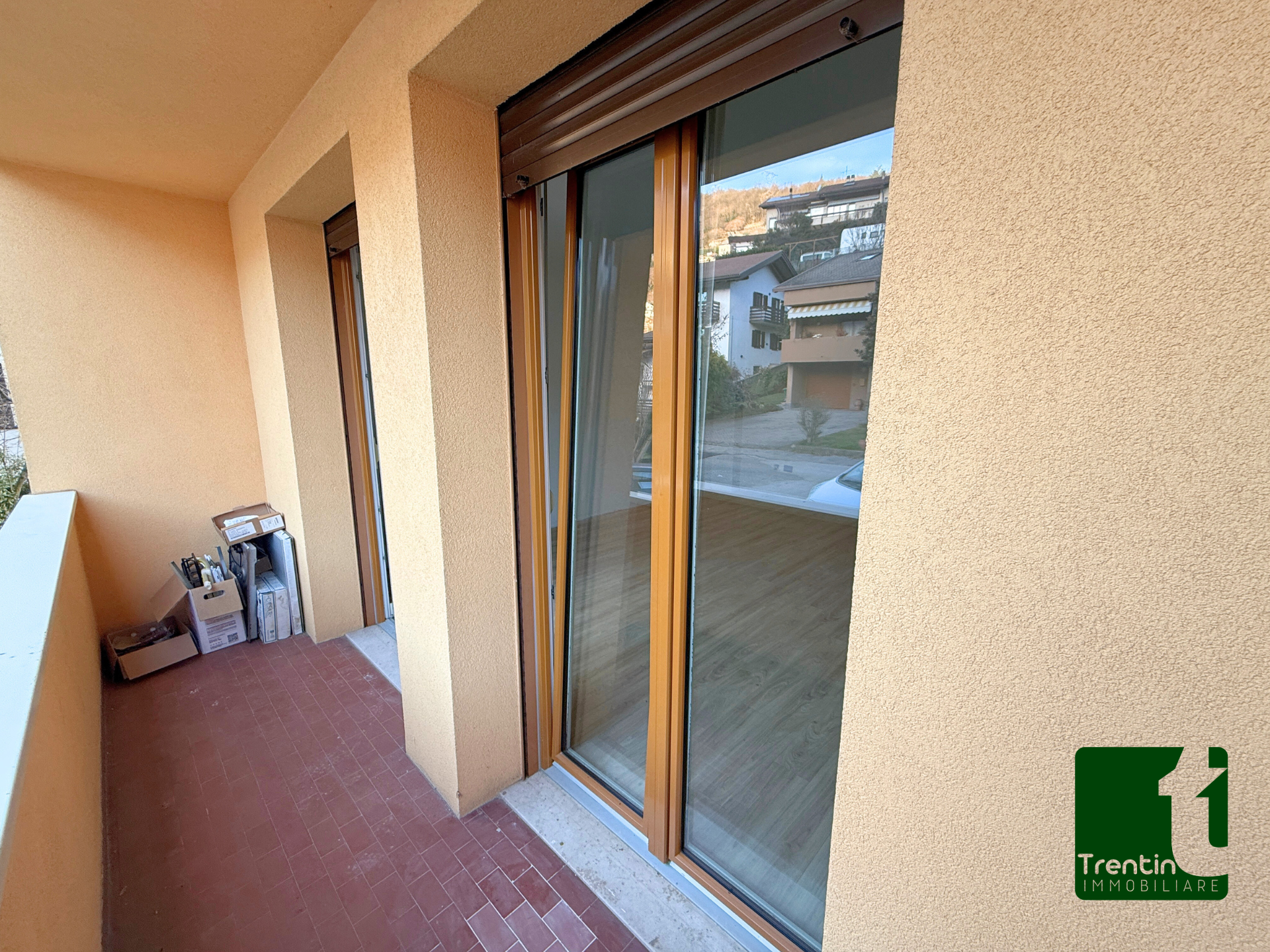 SPAZIOSO DUE STANZE CON GARAGE