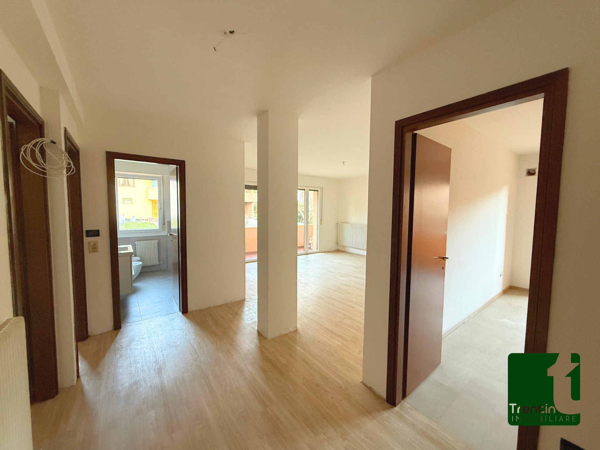 SPAZIOSO DUE STANZE CON GARAGE