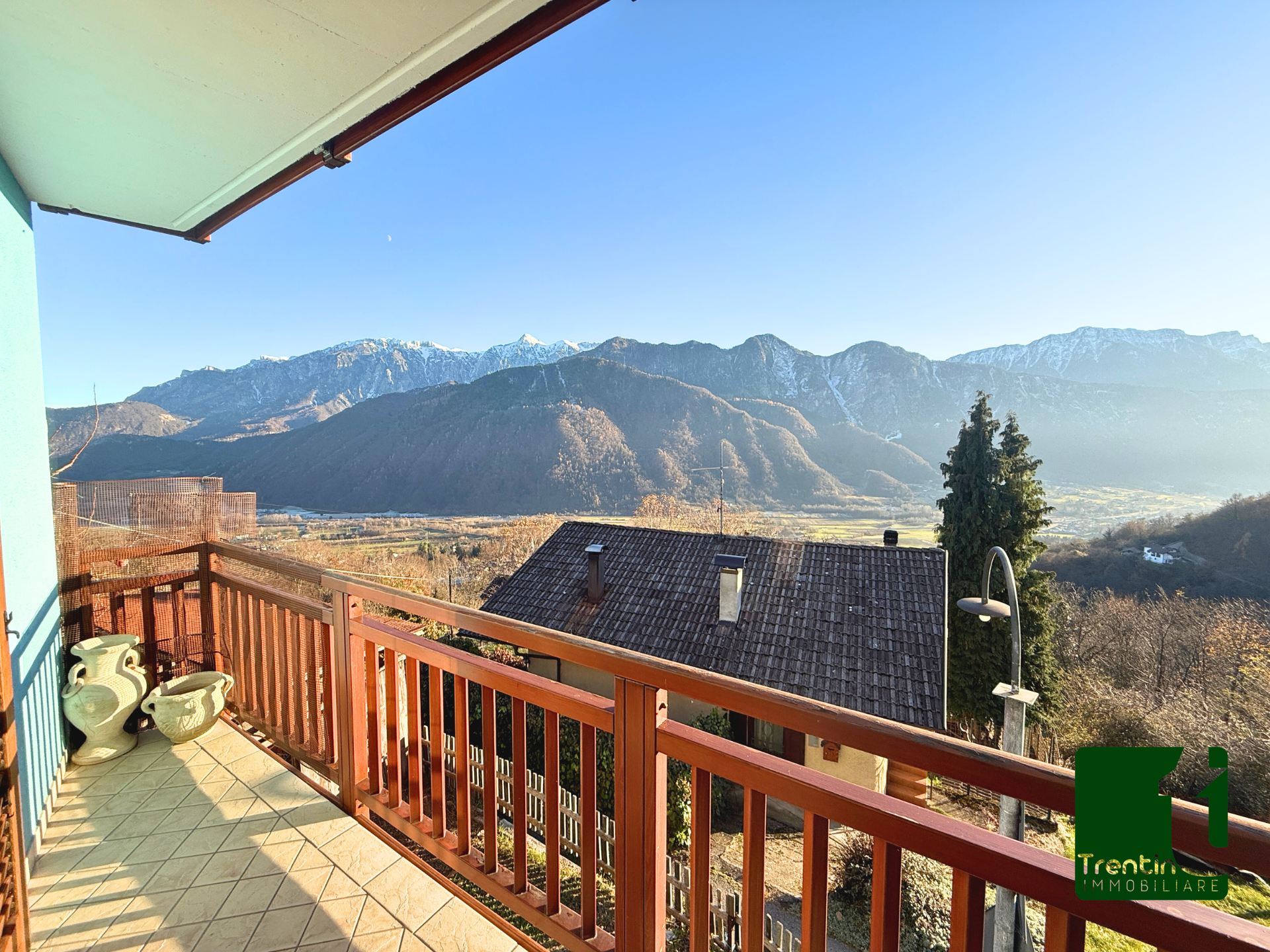 PANORAMICO TRE STANZE CON PERTINENZE