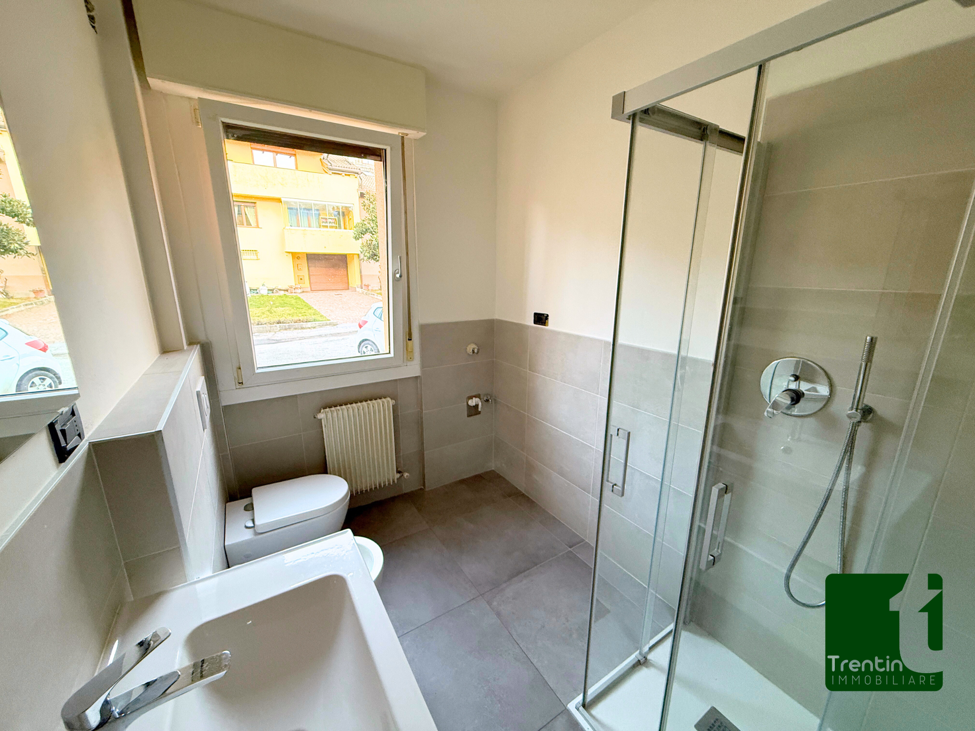 SPAZIOSO DUE STANZE CON GARAGE