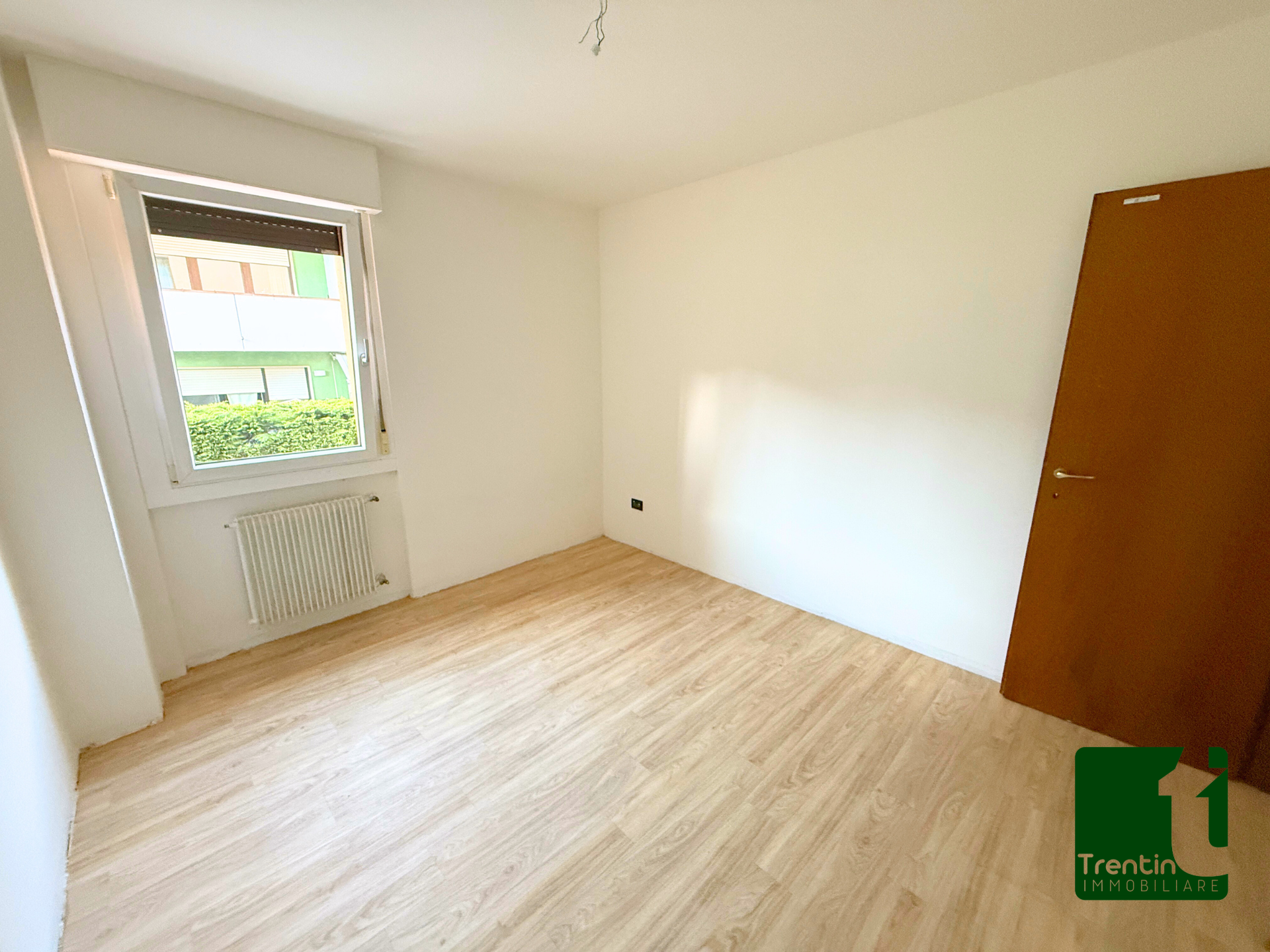 SPAZIOSO DUE STANZE CON GARAGE