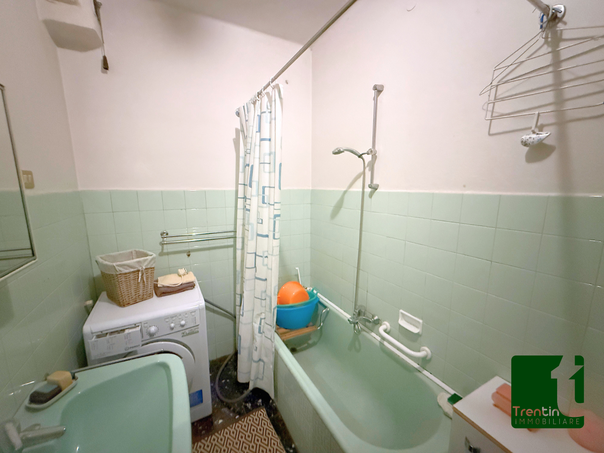 PORZIONE DI CASA DA RISTRUTTURARE