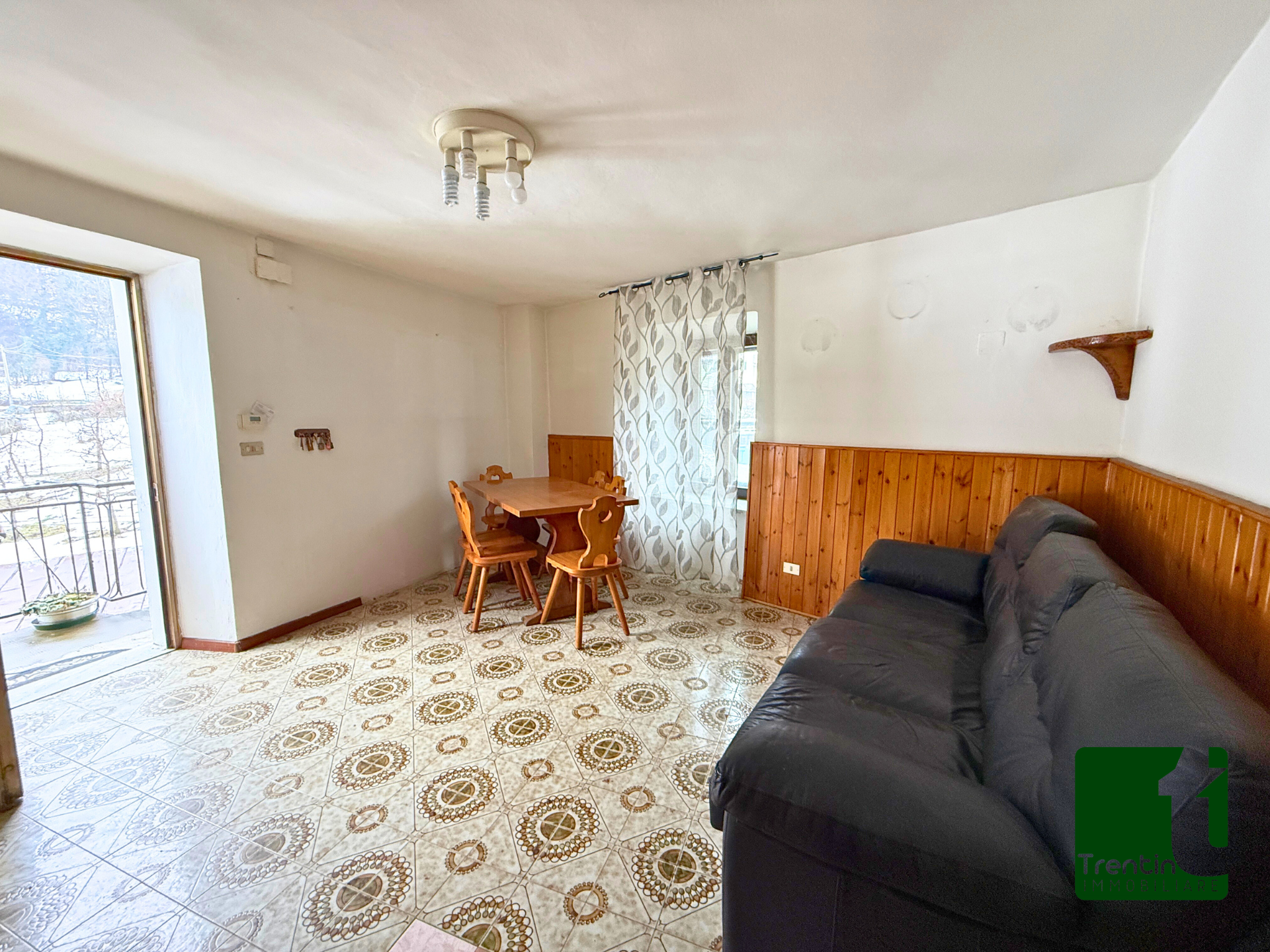 MINIAPPARTAMENTO DA RISTRUTTURARE