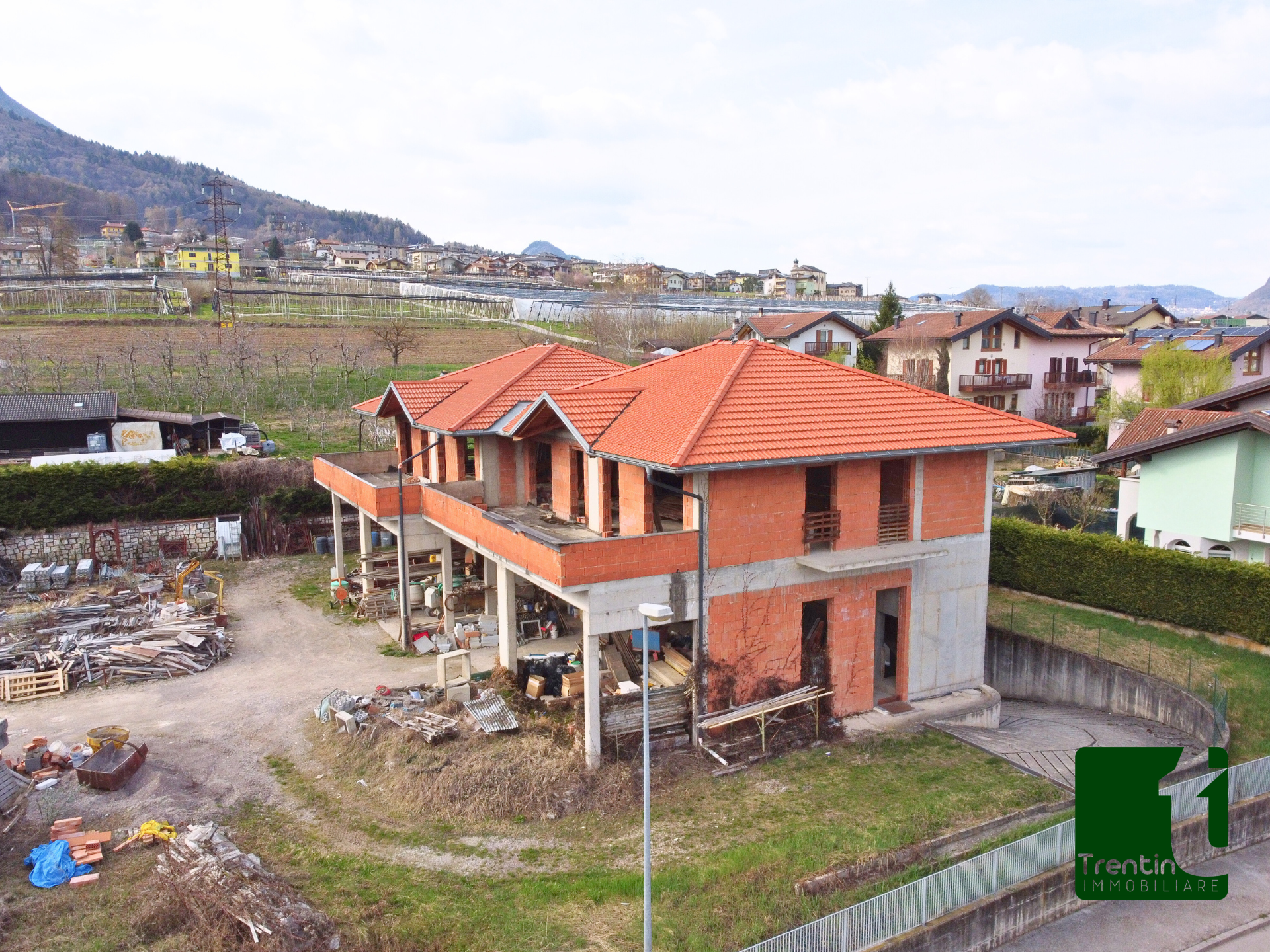 COMPLESSO ARTIGIANALE AL GREZZO