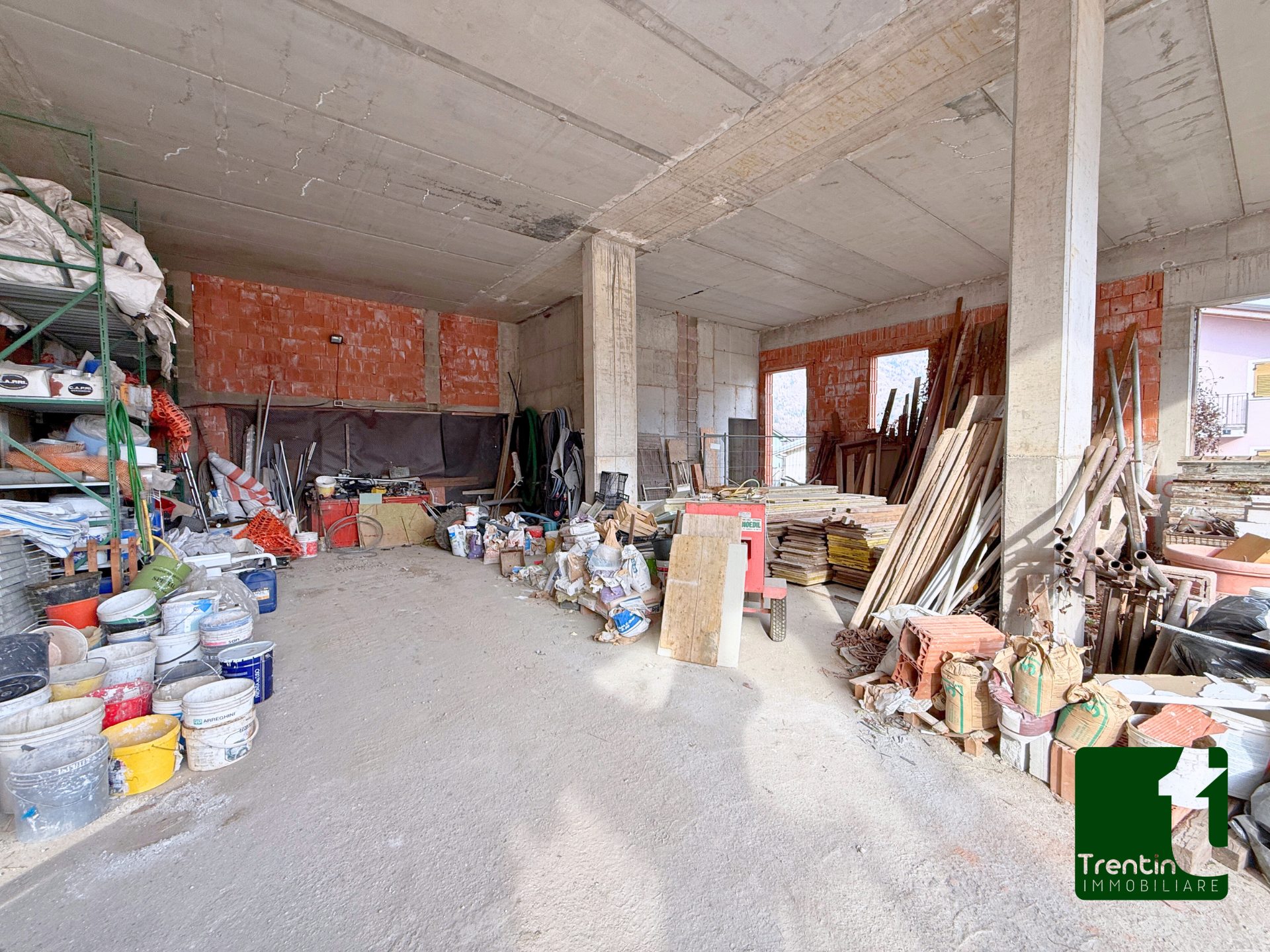 COMPLESSO ARTIGIANALE AL GREZZO