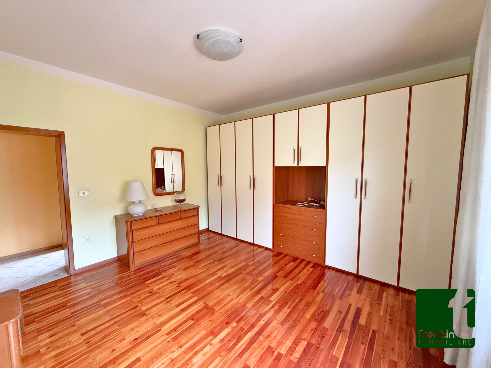 SPAZIOSO TRE STANZE CON BALCONE