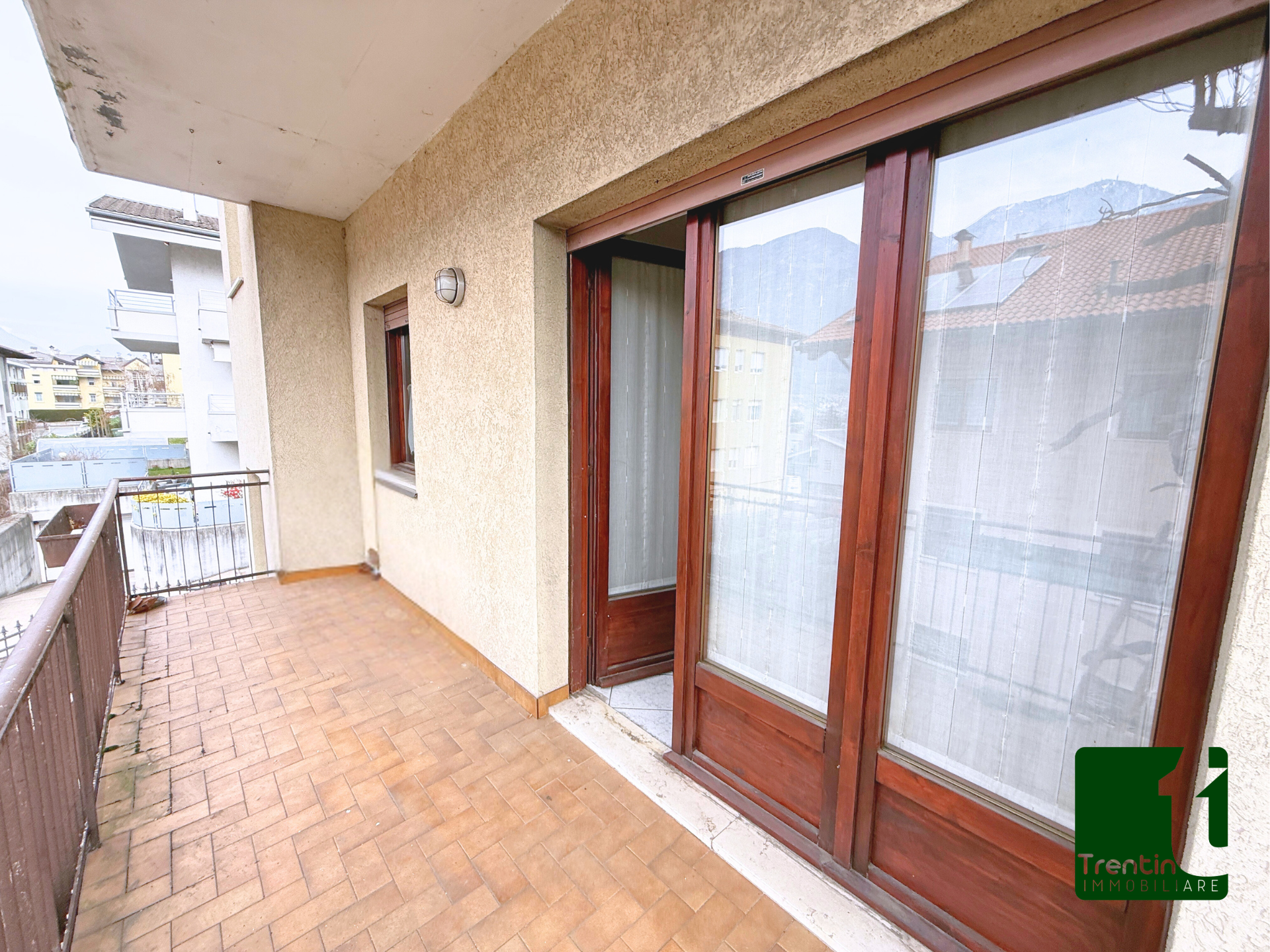 SPAZIOSO TRE STANZE CON BALCONE