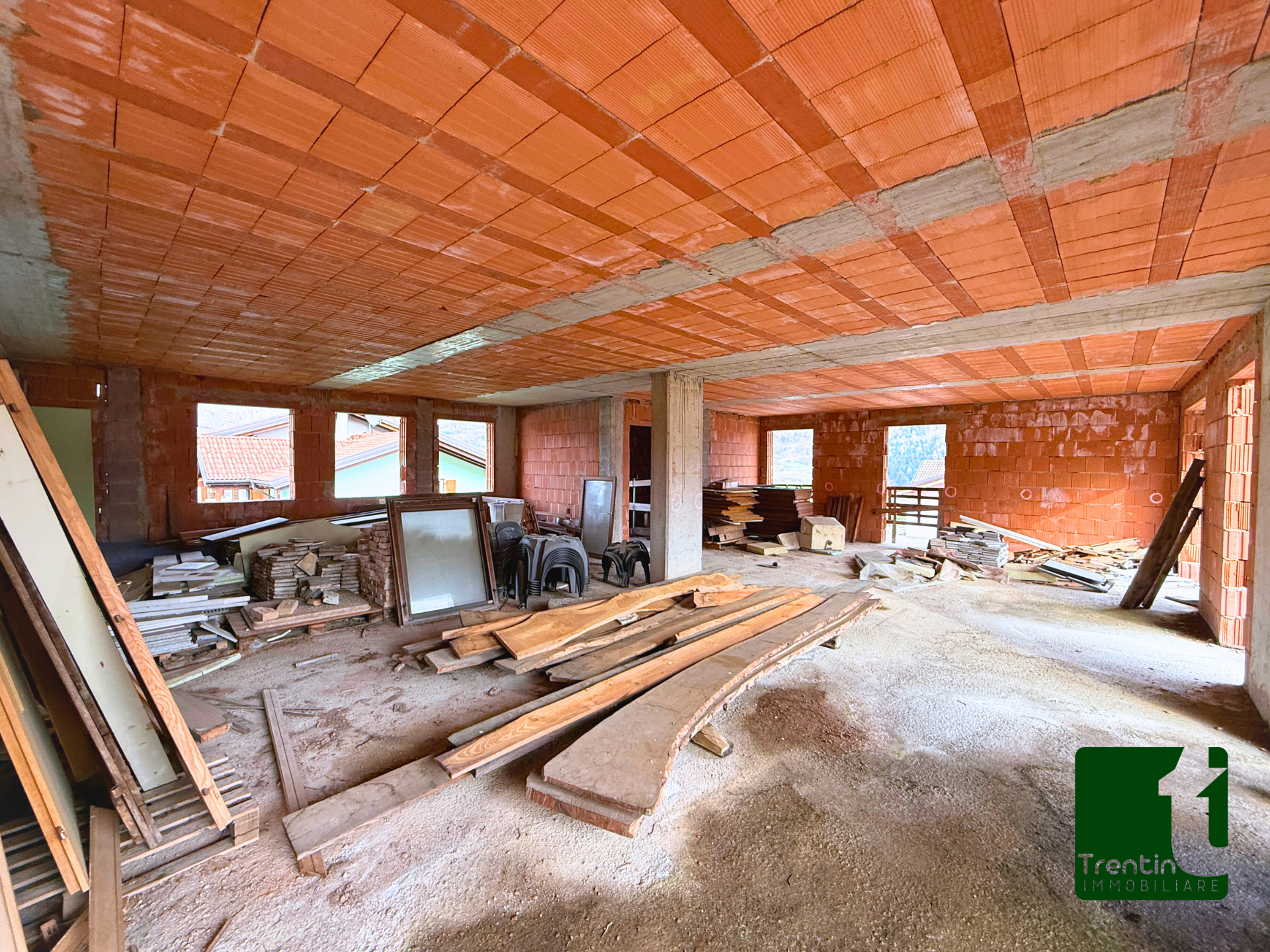 COMPLESSO ARTIGIANALE AL GREZZO