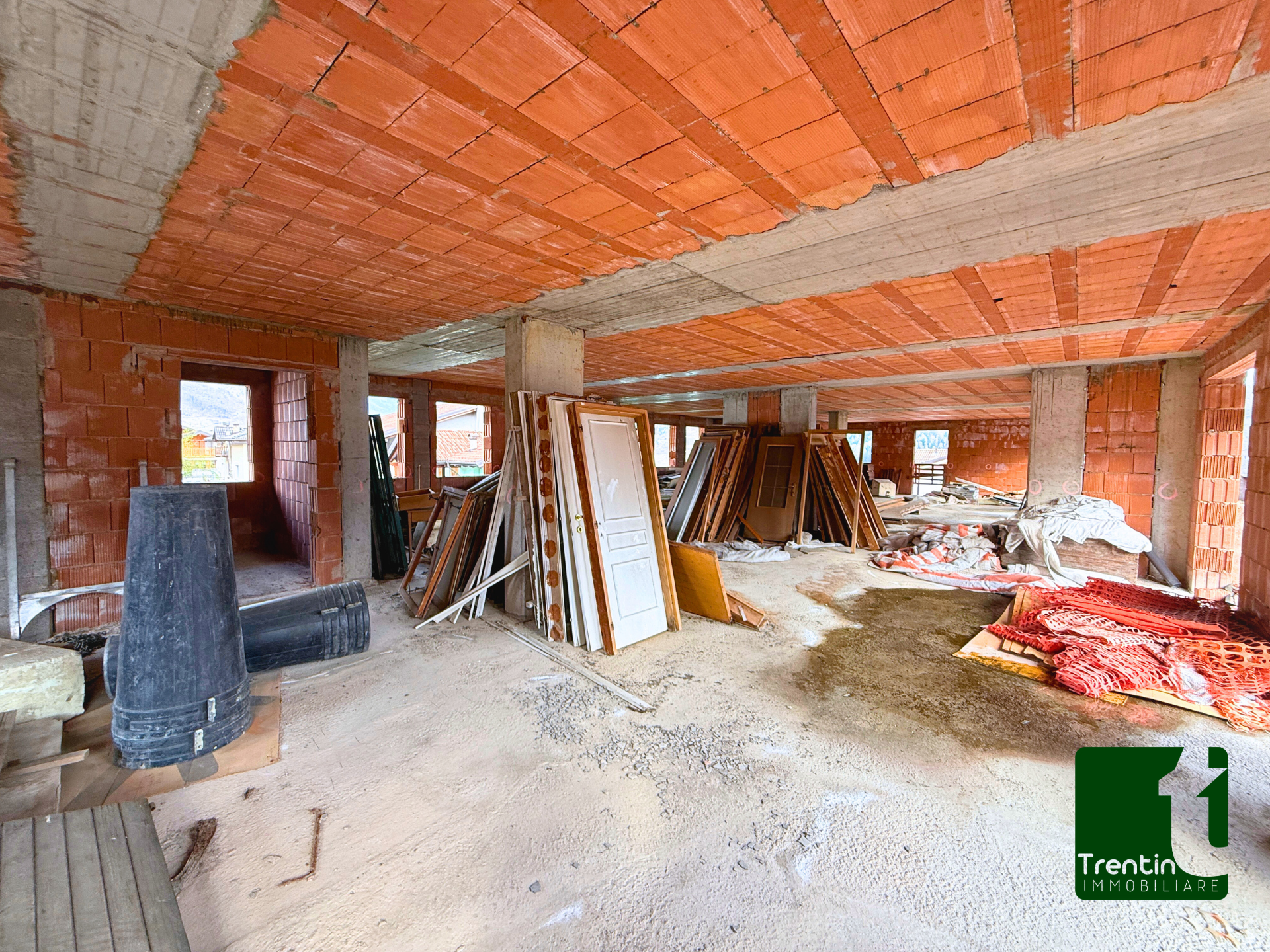 COMPLESSO ARTIGIANALE AL GREZZO