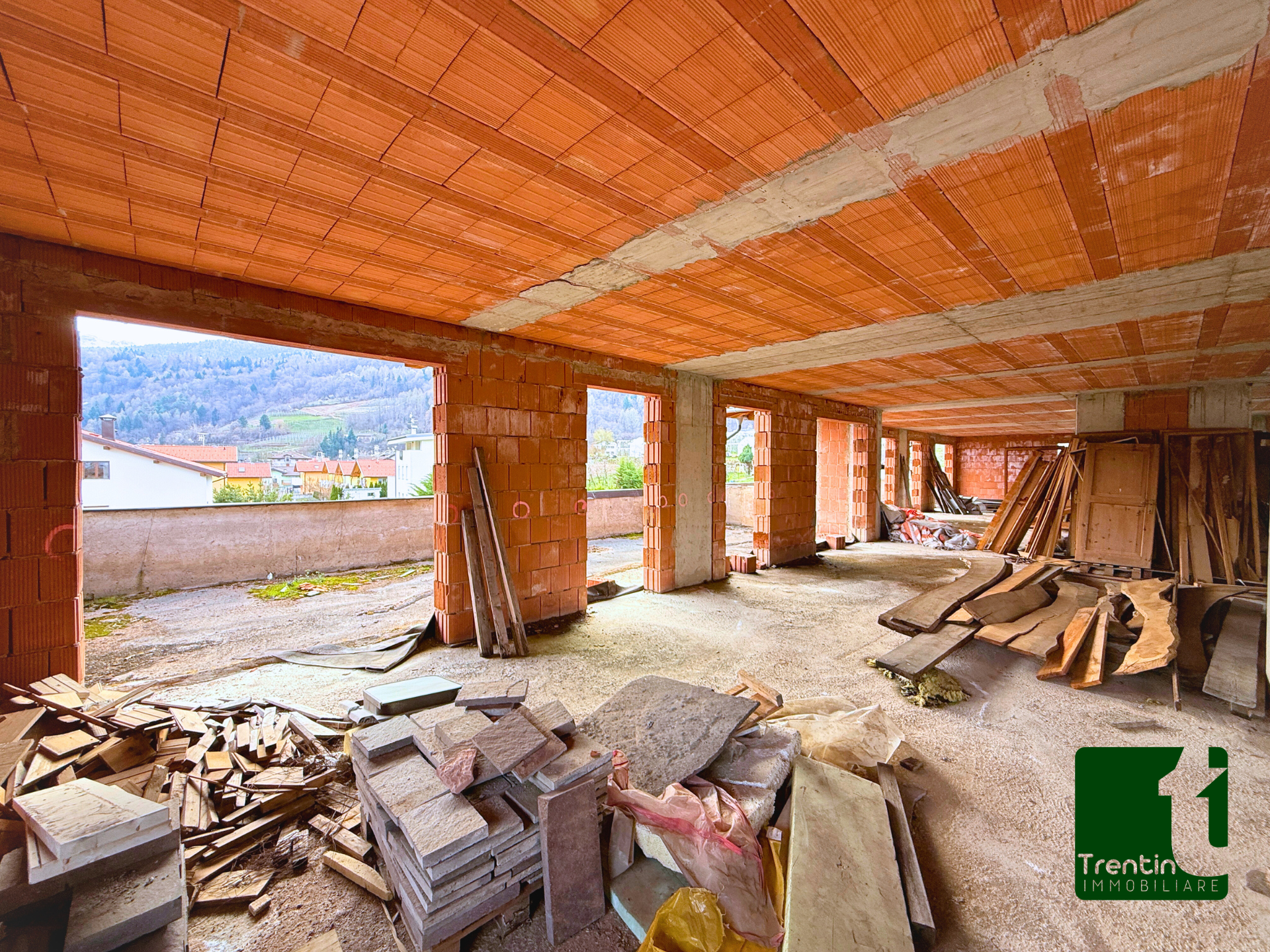 COMPLESSO ARTIGIANALE AL GREZZO