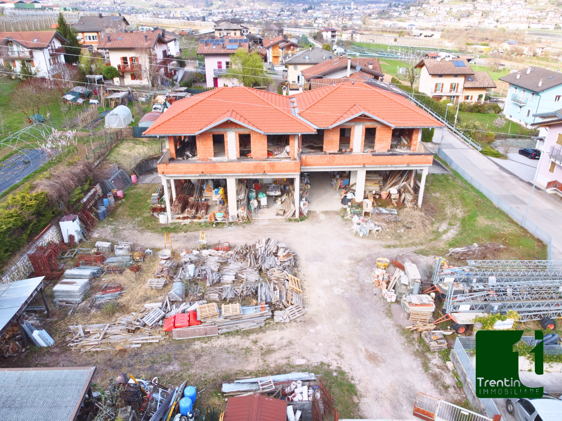 COMPLESSO ARTIGIANALE AL GREZZO