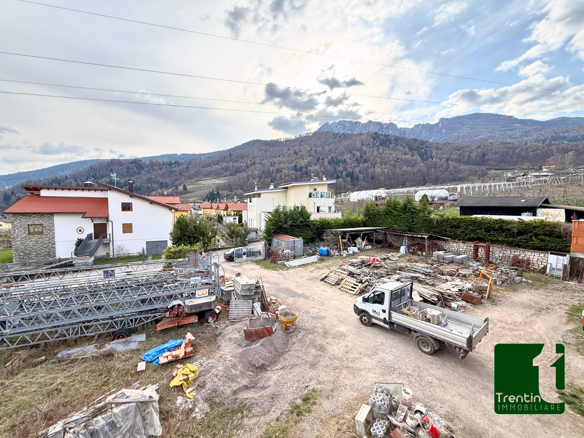 COMPLESSO ARTIGIANALE AL GREZZO