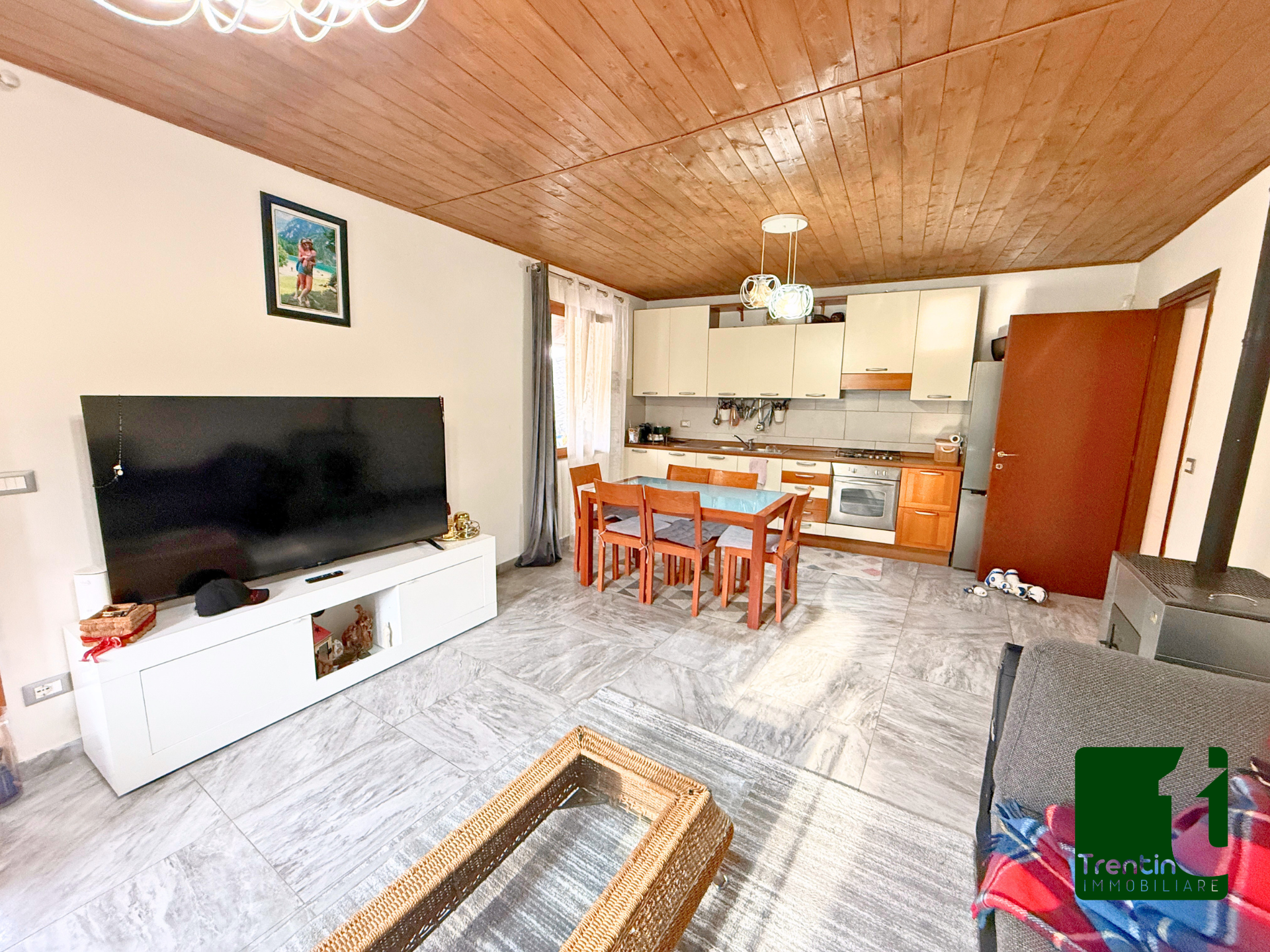 TRE STANZE ULTIMO PIANO RISTRUTTURATO