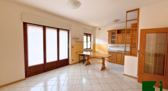 SPAZIOSO TRE STANZE CON BALCONE