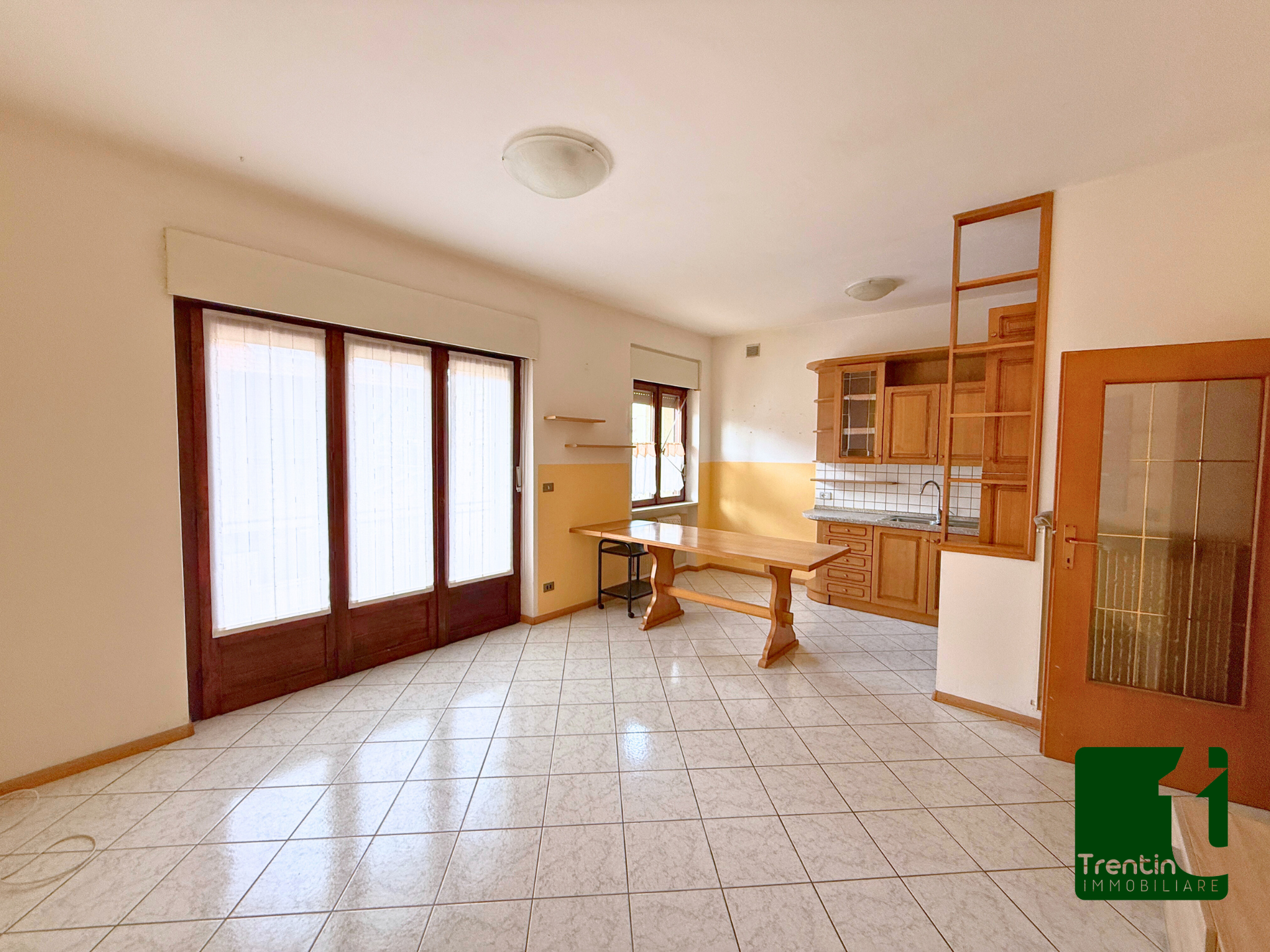 SPAZIOSO TRE STANZE CON BALCONE