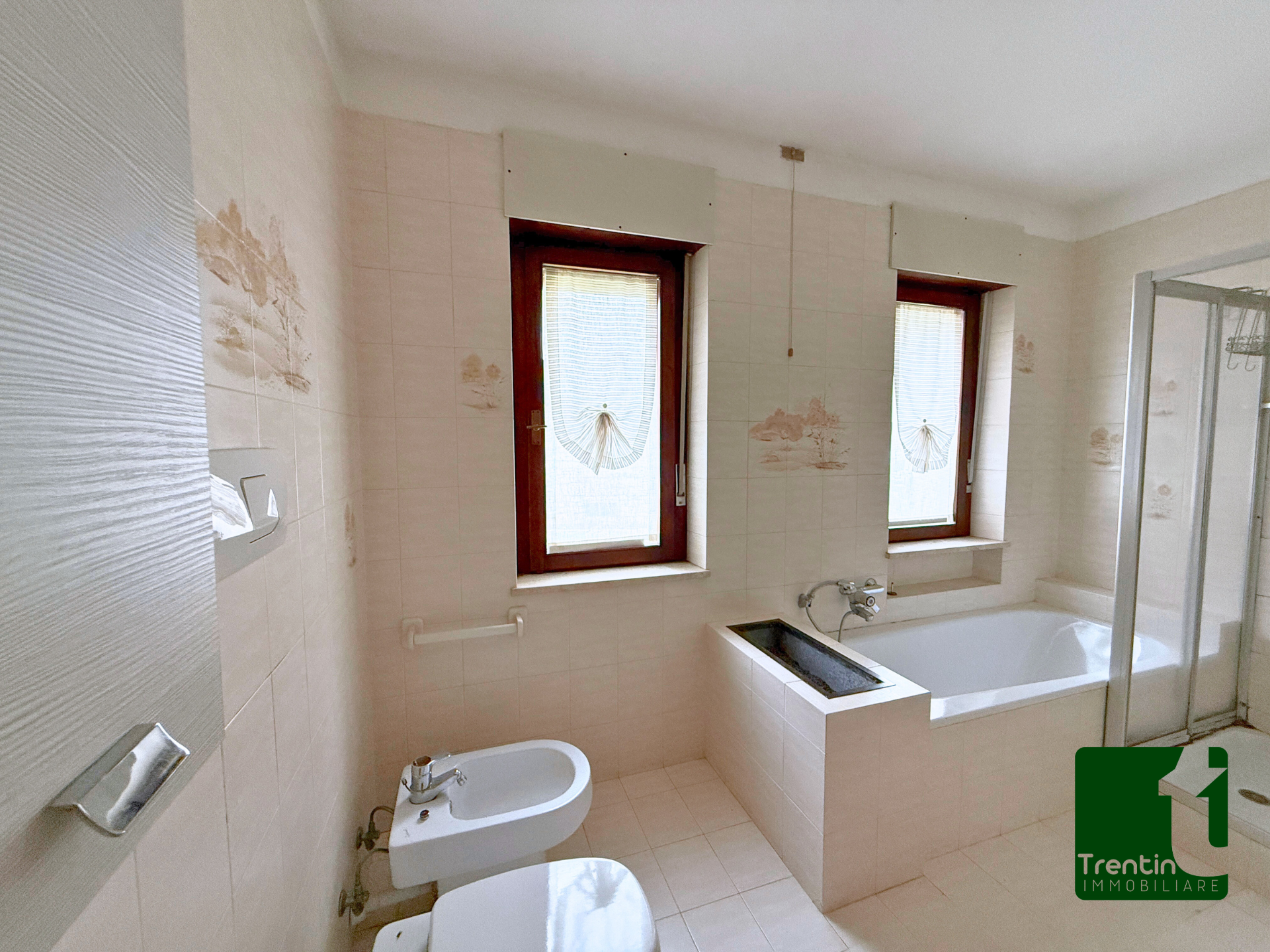 SPAZIOSO TRE STANZE CON BALCONE