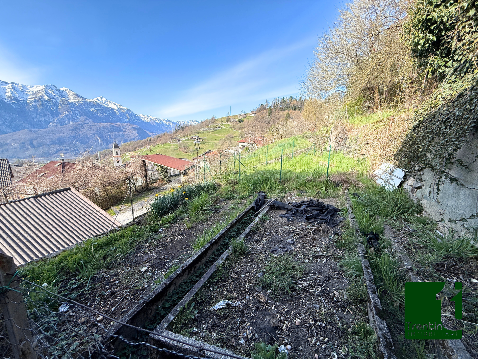 PORZIONE DI CASA IN CENTRO CON GARAGE
