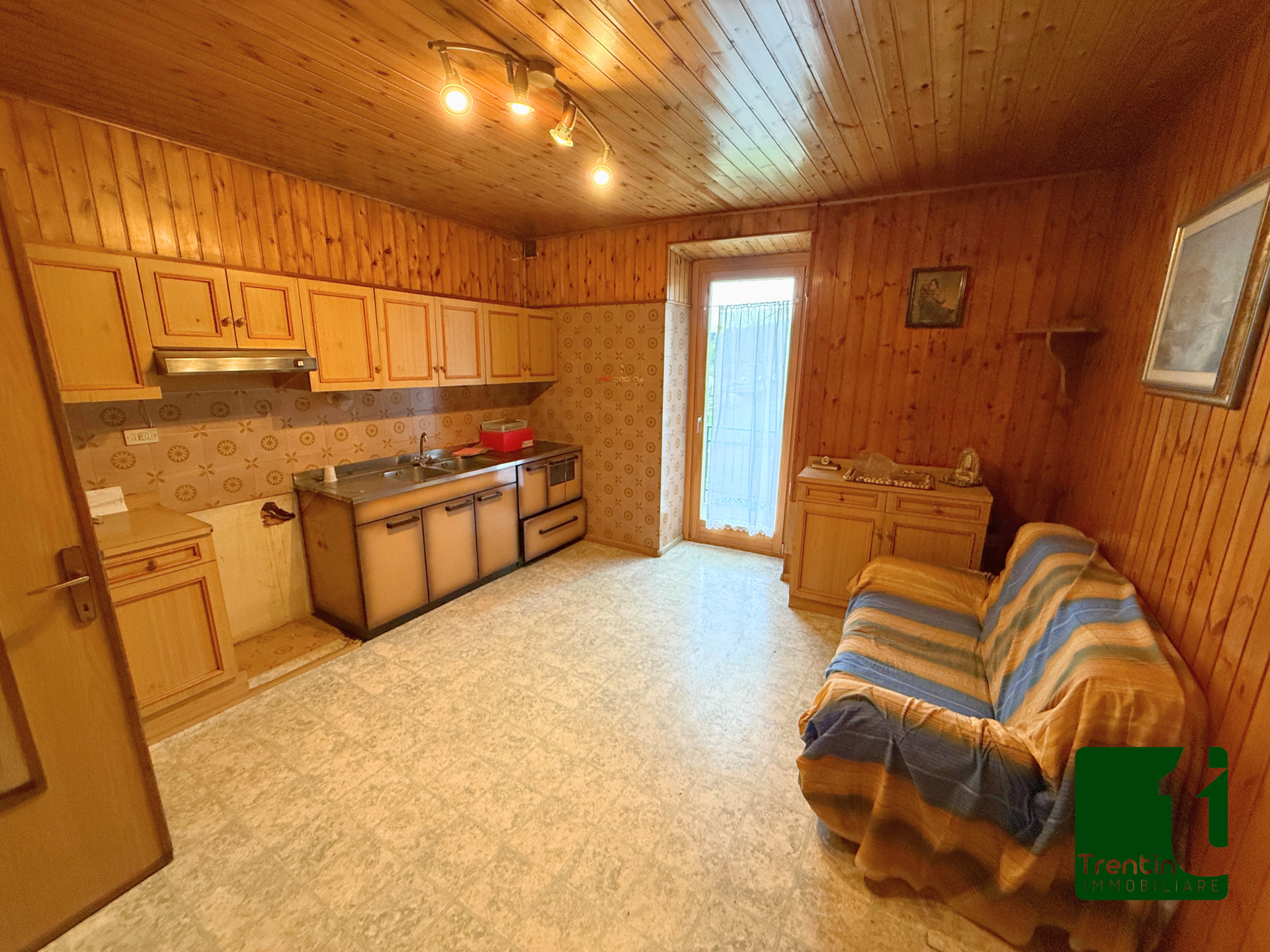 DUE STANZE CON PERTINENZE