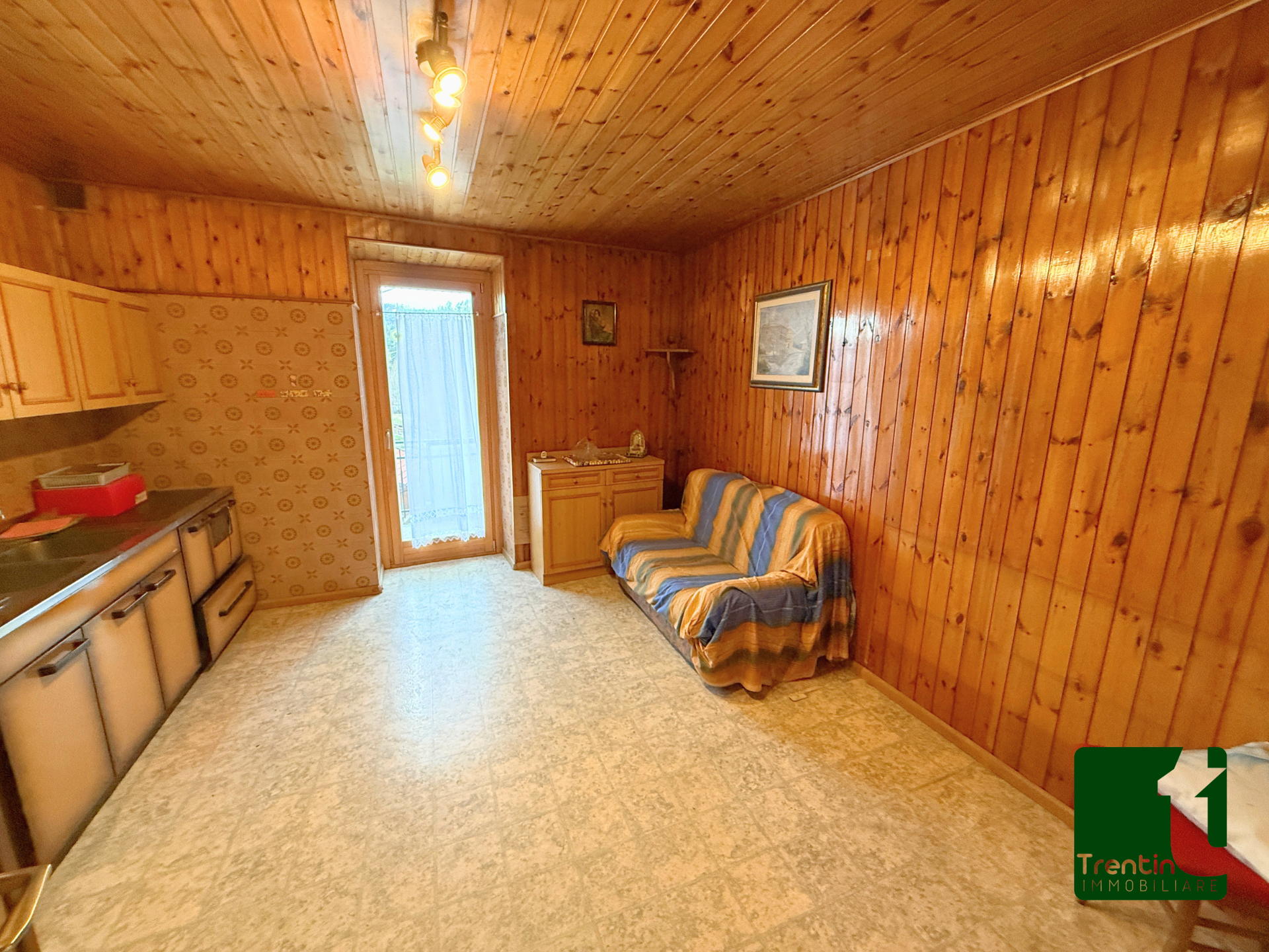 DUE STANZE CON PERTINENZE