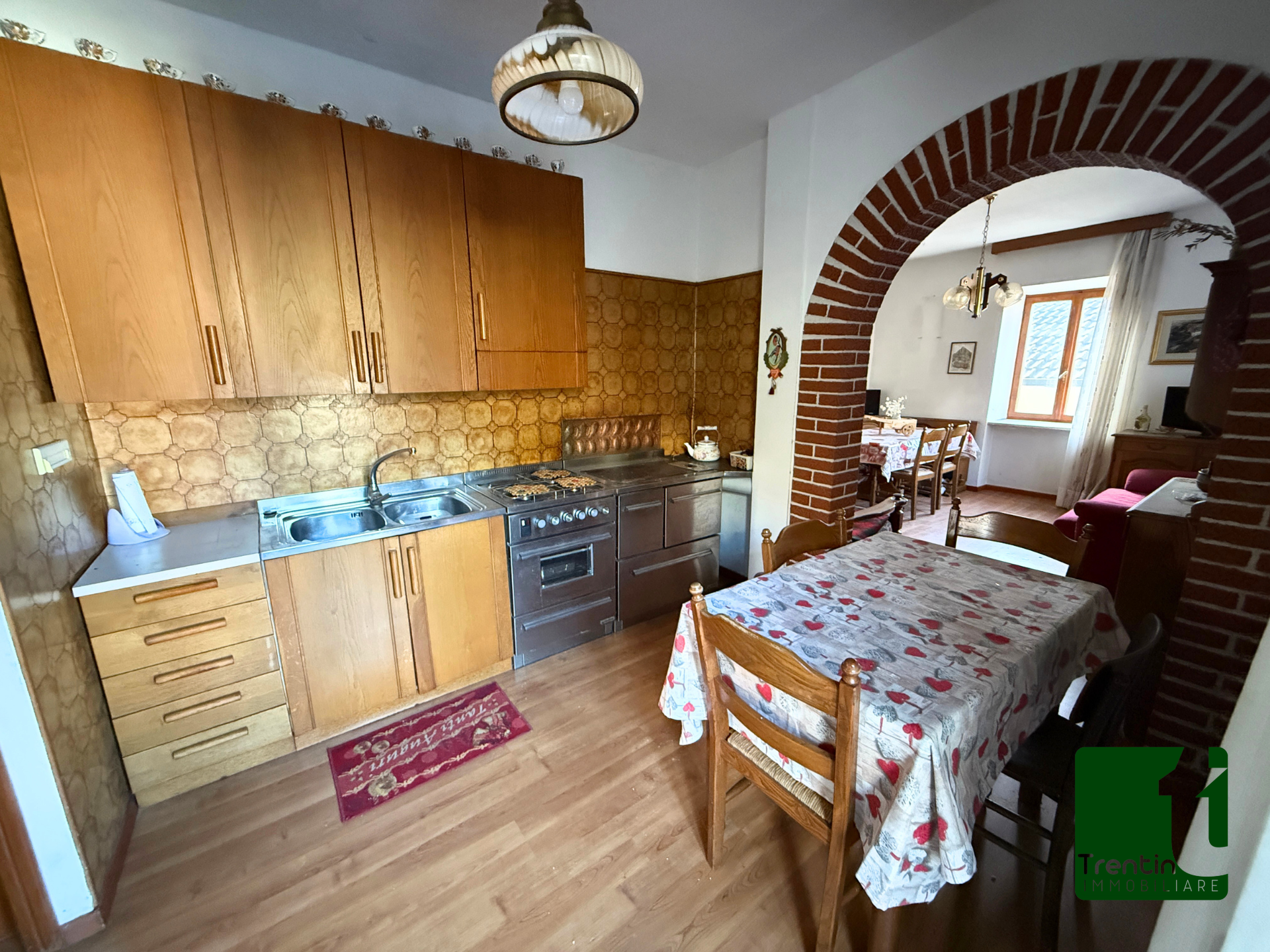 PORZIONE DI CASA IN CENTRO CON GARAGE