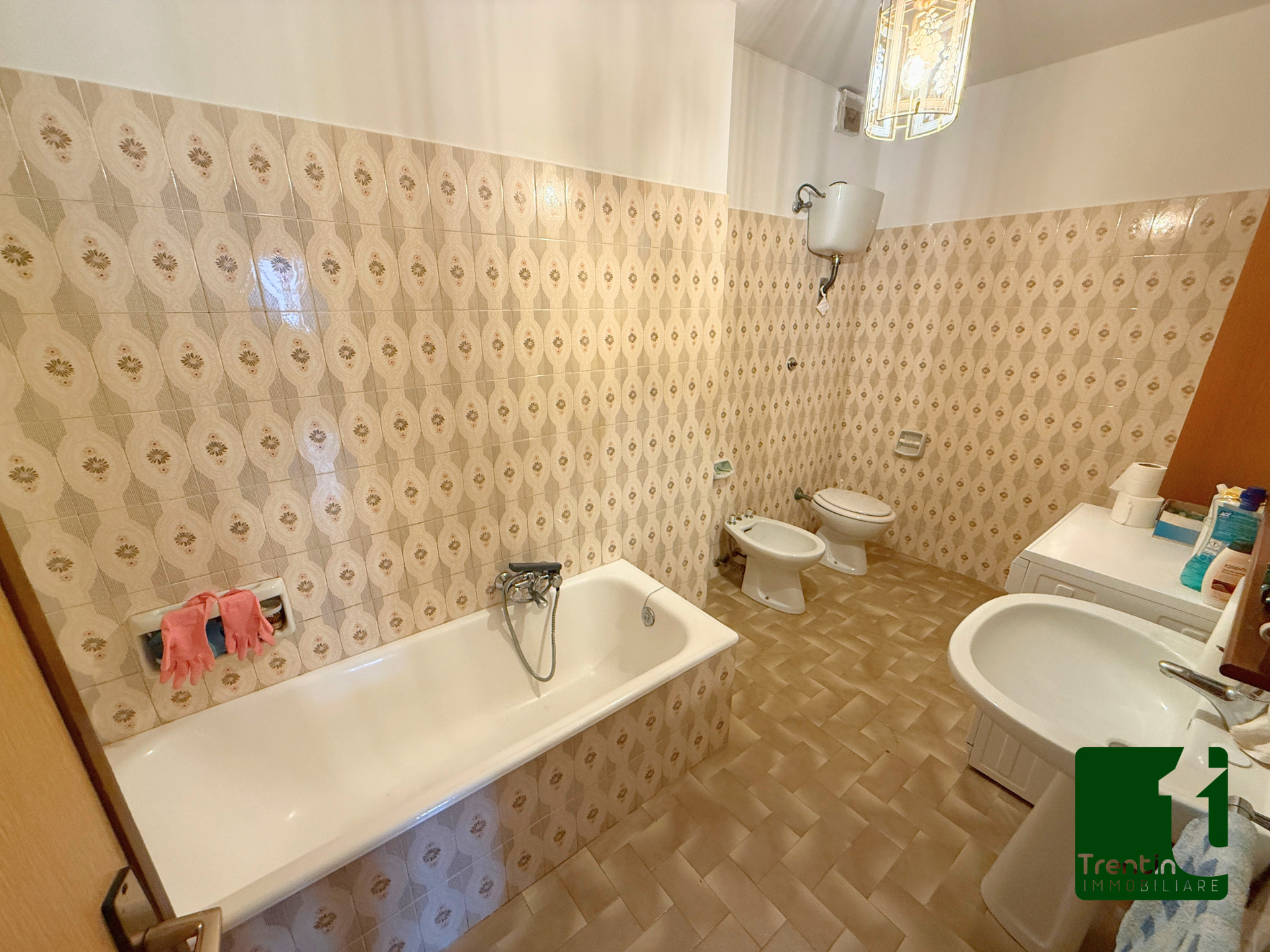 DUE STANZE CON PERTINENZE