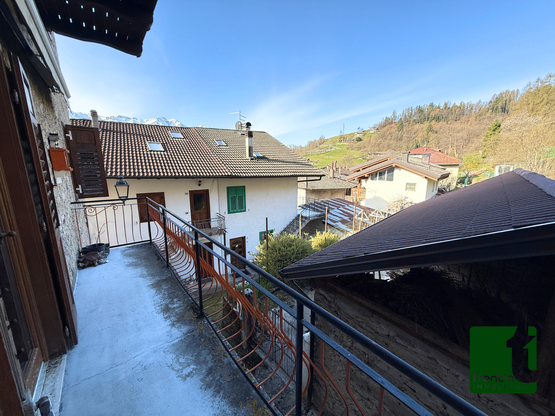 PORZIONE DI CASA IN CENTRO CON GARAGE