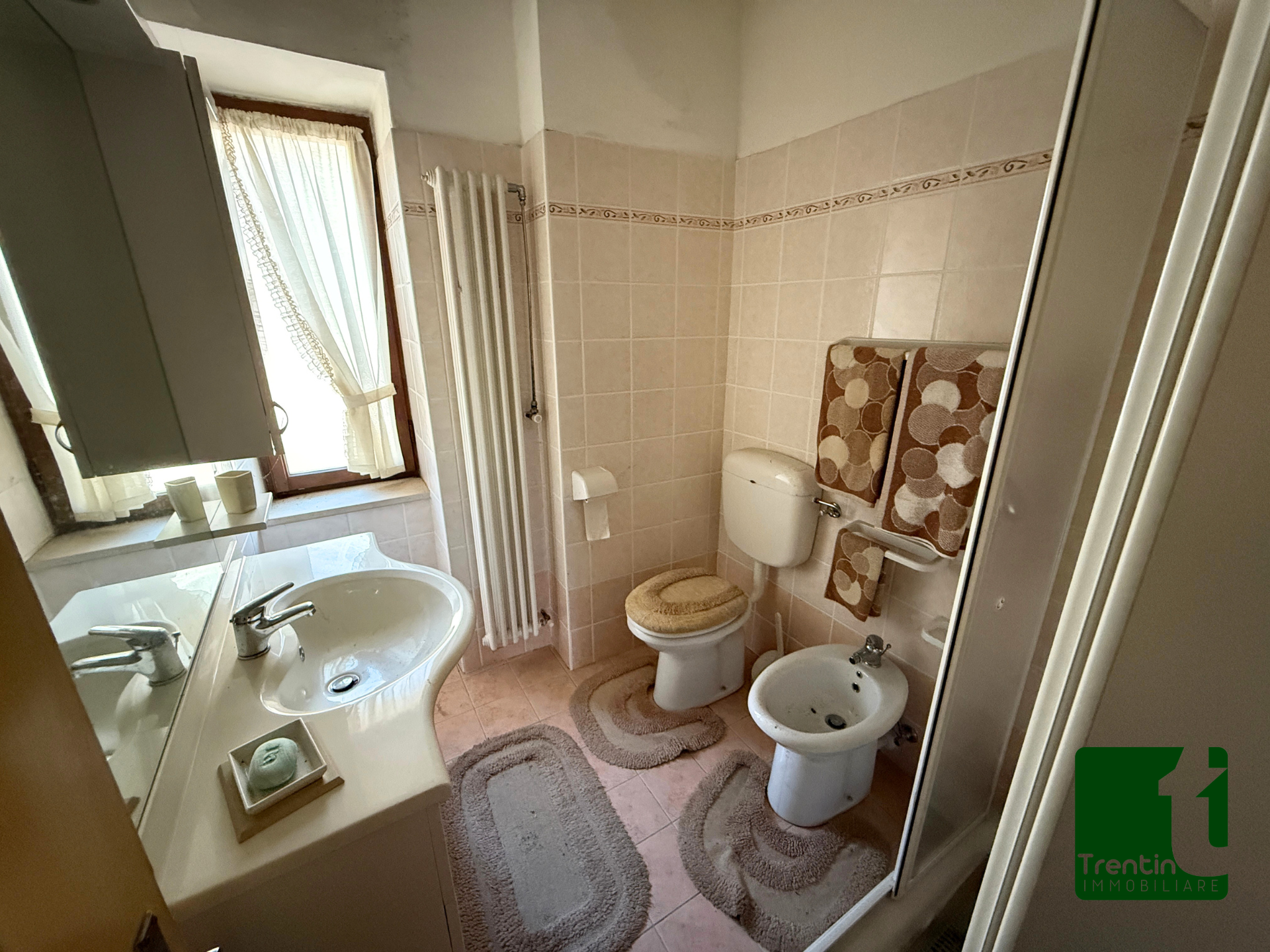 PORZIONE DI CASA IN CENTRO CON GARAGE