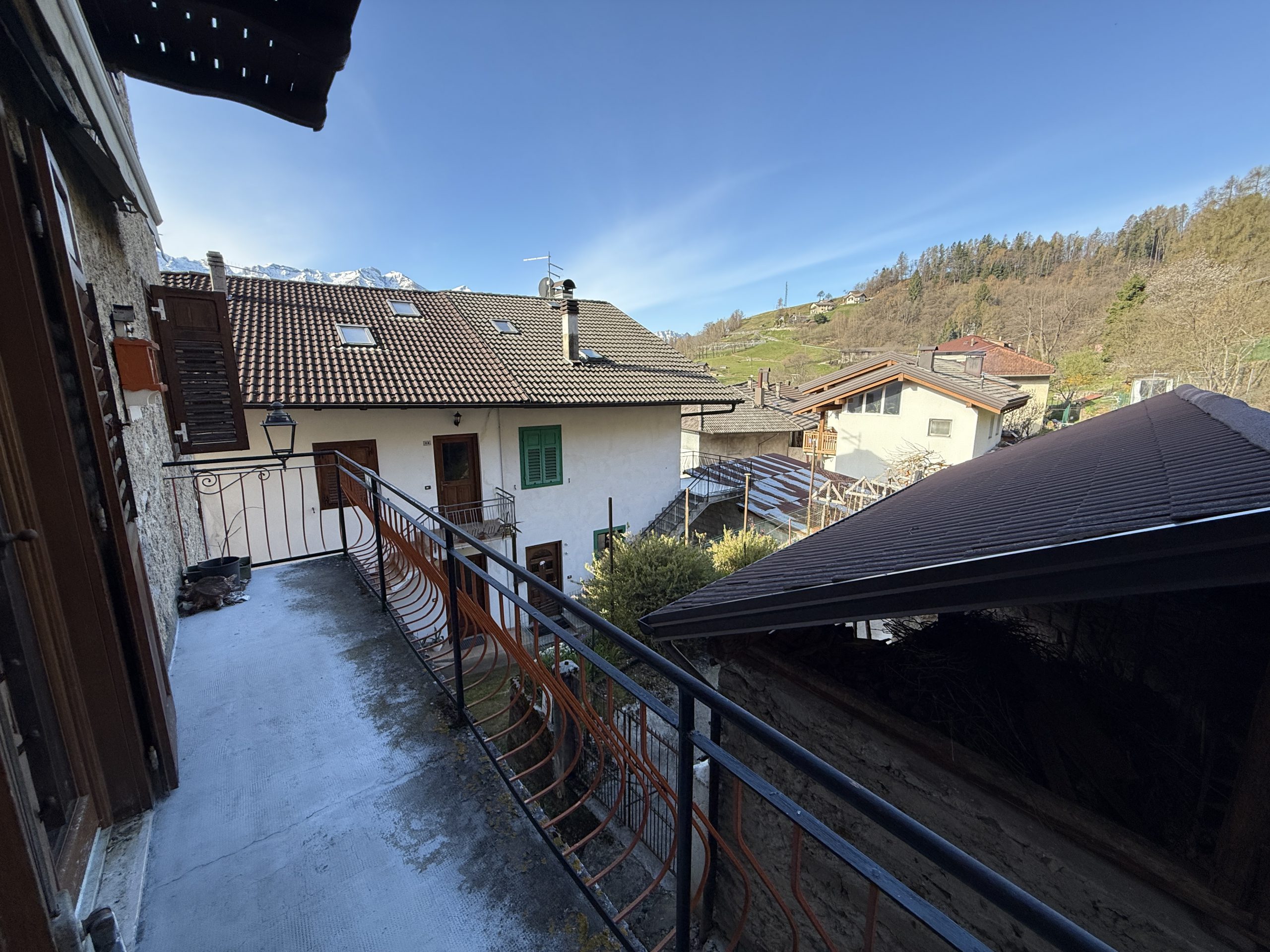 PORZIONE DI CASA IN CENTRO CON GARAGE