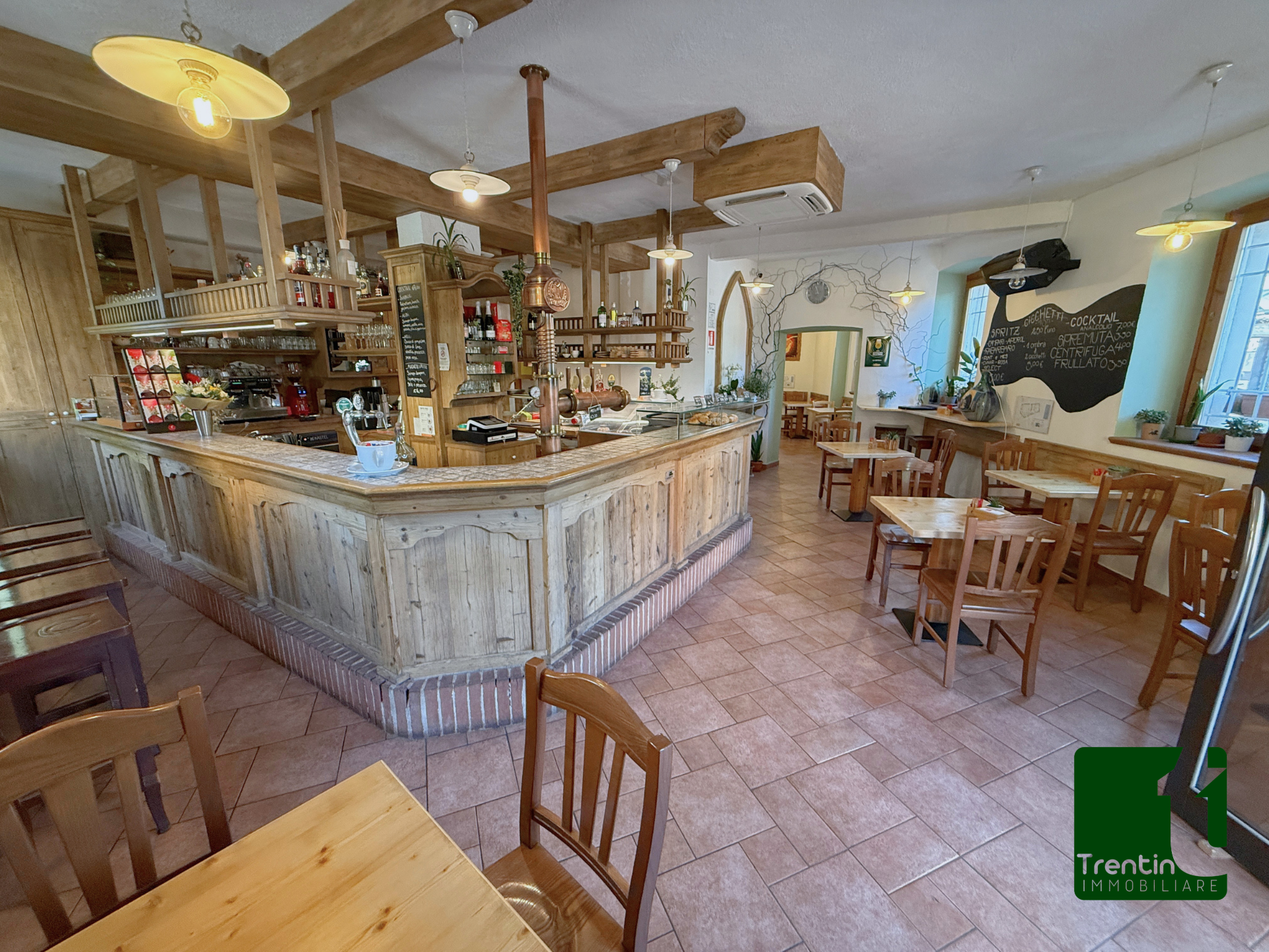 CEDESI ATTIVITA’ – BAR IN CENTRO STORICO