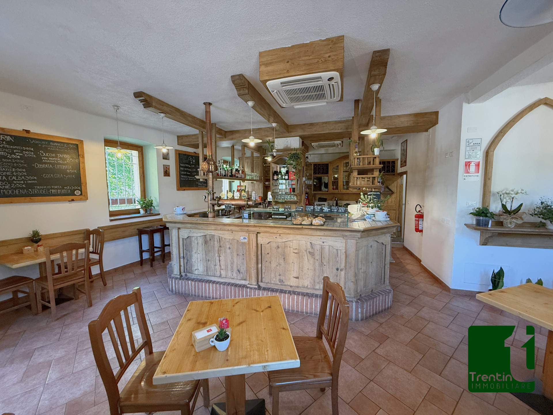 CEDESI ATTIVITA’ – BAR IN CENTRO STORICO